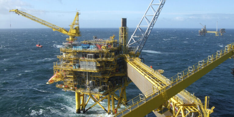 Oil-Rig-for-Specialty-Fibre-Page